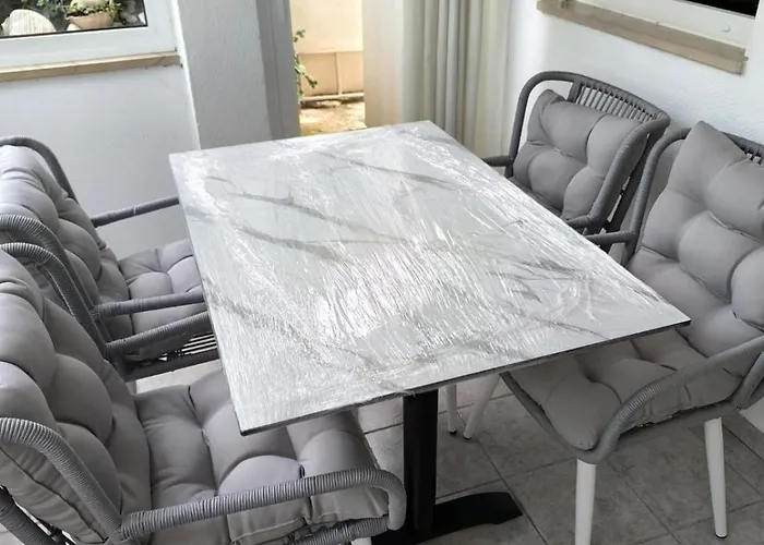 Robertino 1966 דירה מאקרסקה