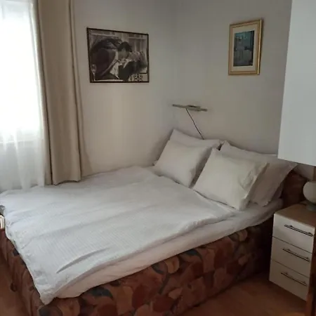 Apartment Robertino 1966 Makarska
